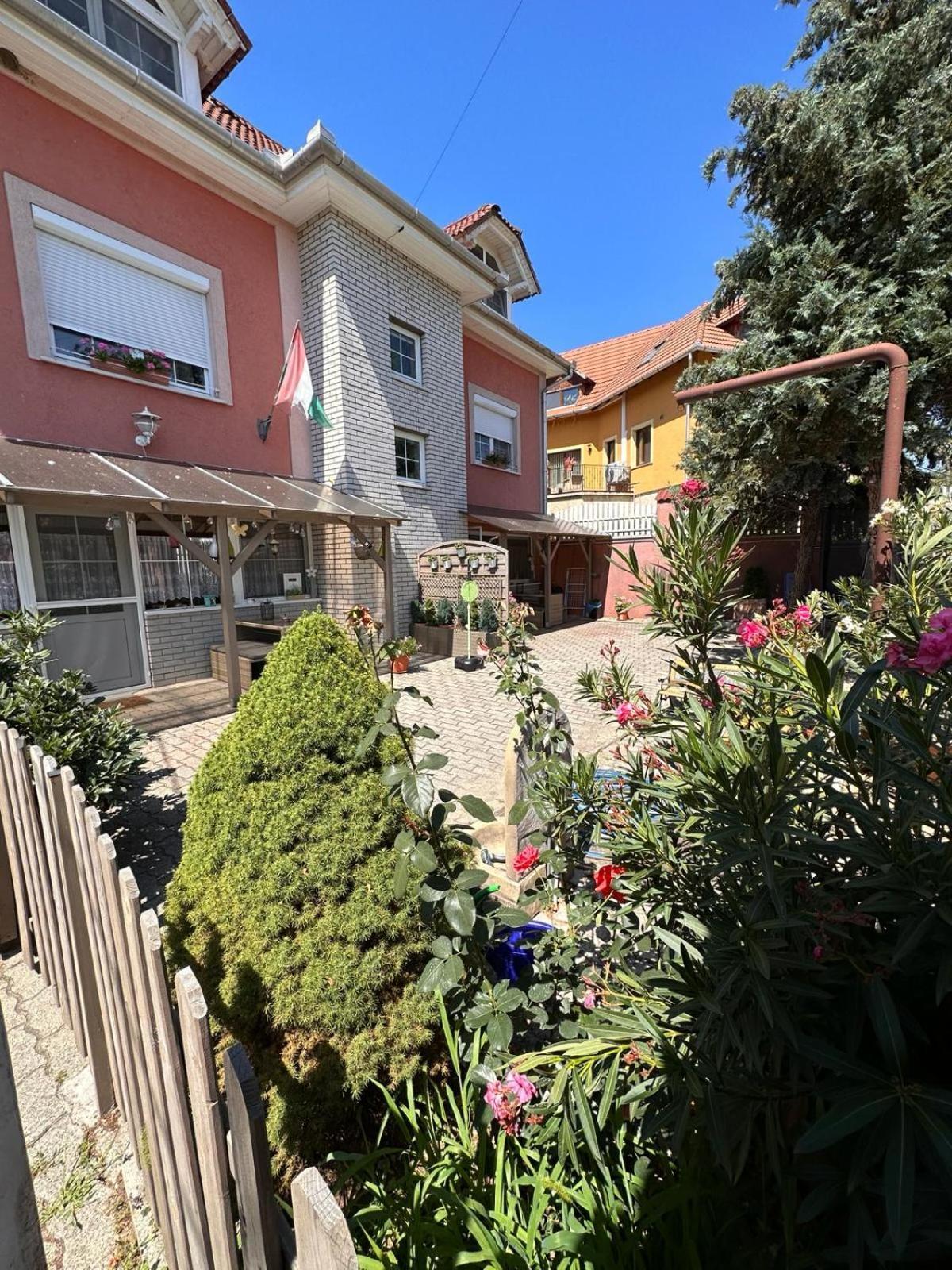Berc Apartman Egerszalók Exterior foto