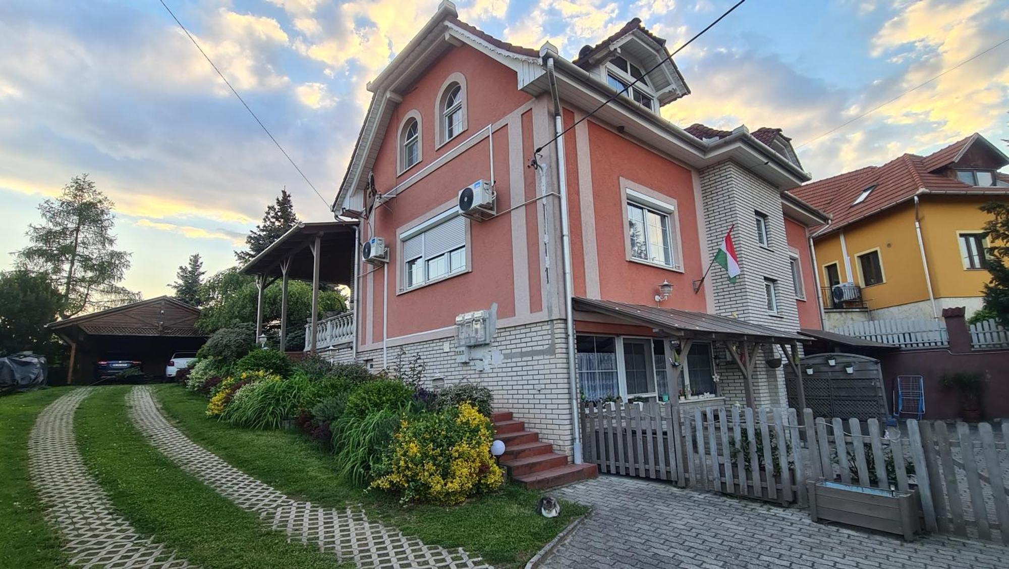 Berc Apartman Egerszalók Exterior foto