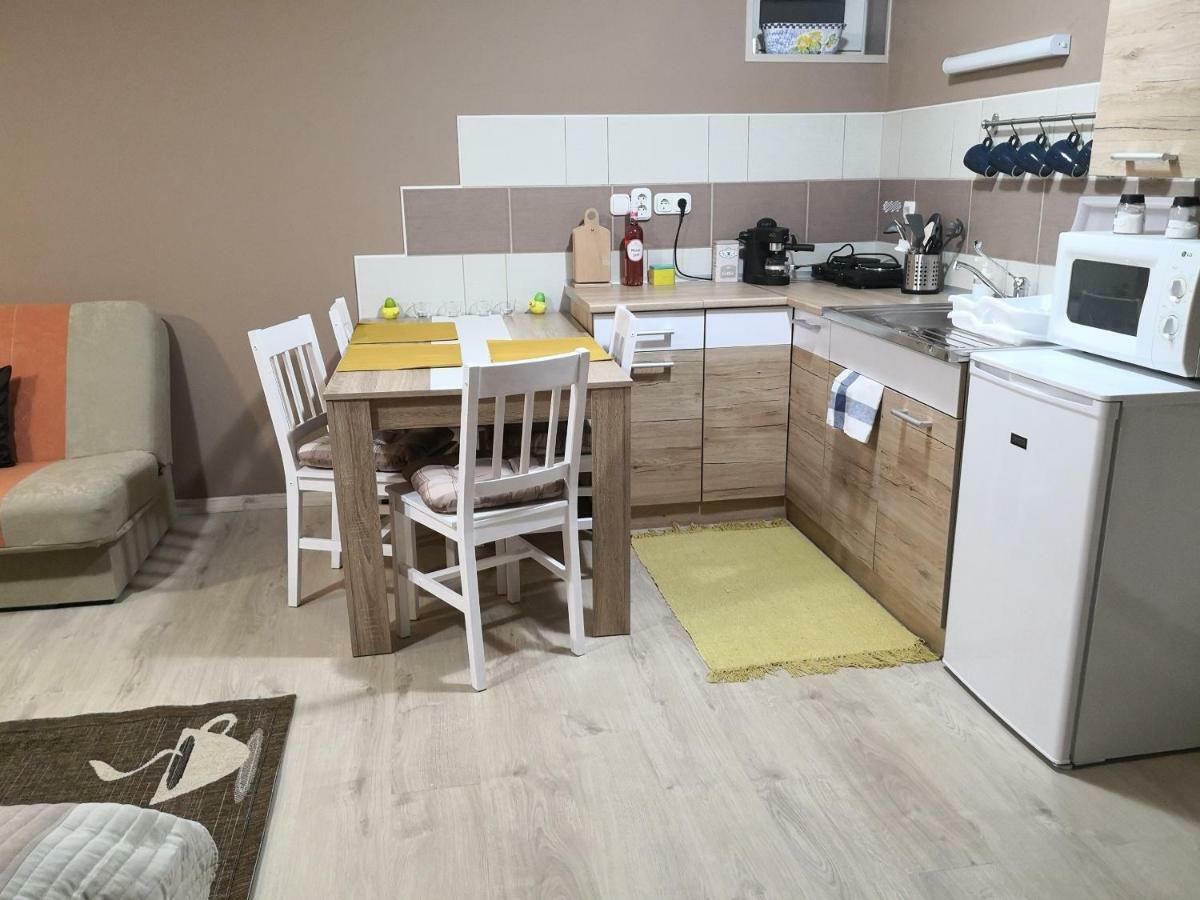 Berc Apartman Egerszalók Exterior foto
